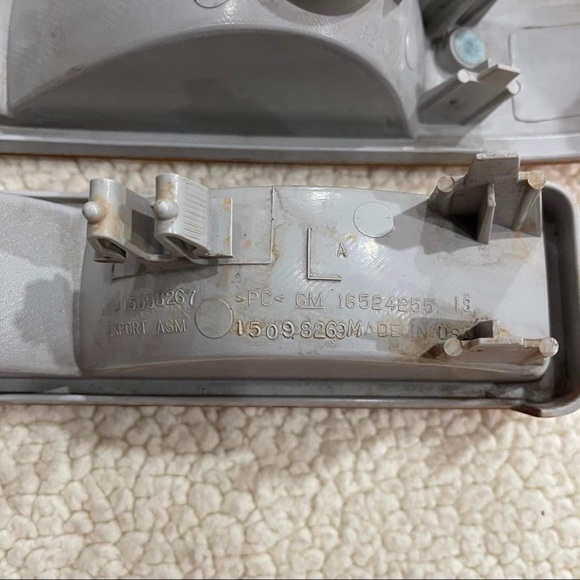 Chev S10 Sonoma Blazer GMC Jimmy OEM Turn Signal Park Lights Lamp Lens 16524255 - Picture 7 of 11